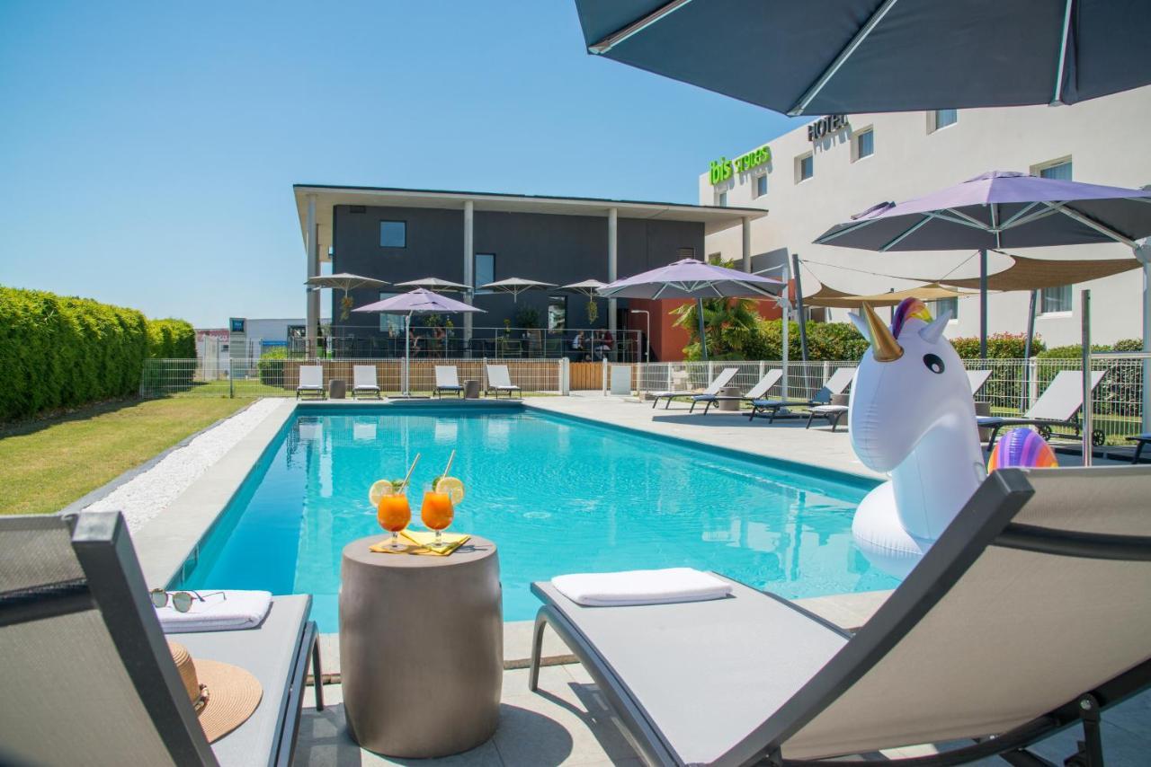Ibis Styles Pertuis Portes Du Luberon Экстерьер фото