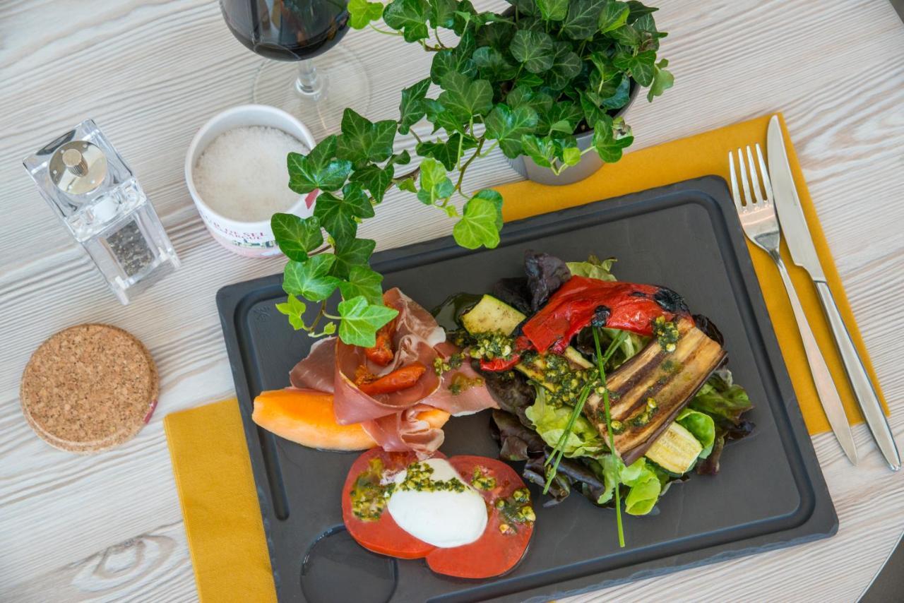 Ibis Styles Pertuis Portes Du Luberon Экстерьер фото