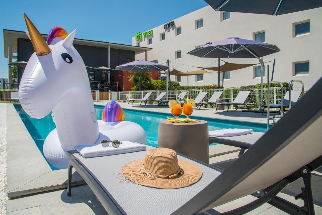 Ibis Styles Pertuis Portes Du Luberon Экстерьер фото