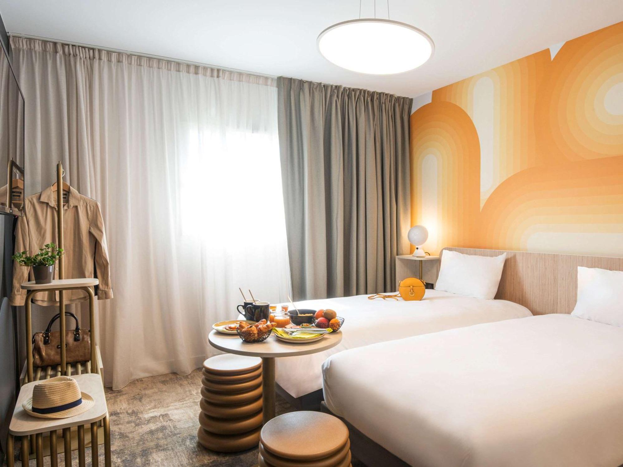 Ibis Styles Pertuis Portes Du Luberon Экстерьер фото