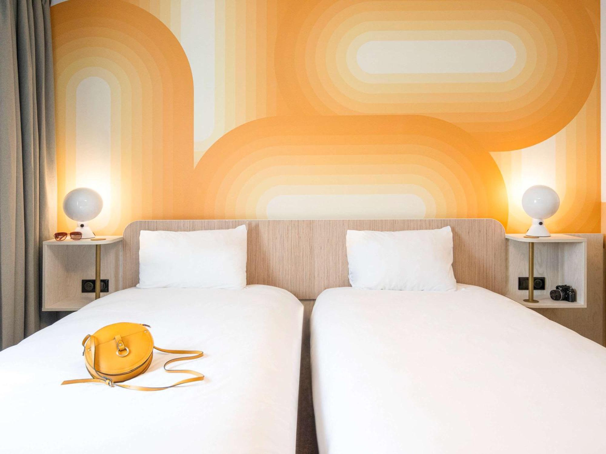 Ibis Styles Pertuis Portes Du Luberon Экстерьер фото