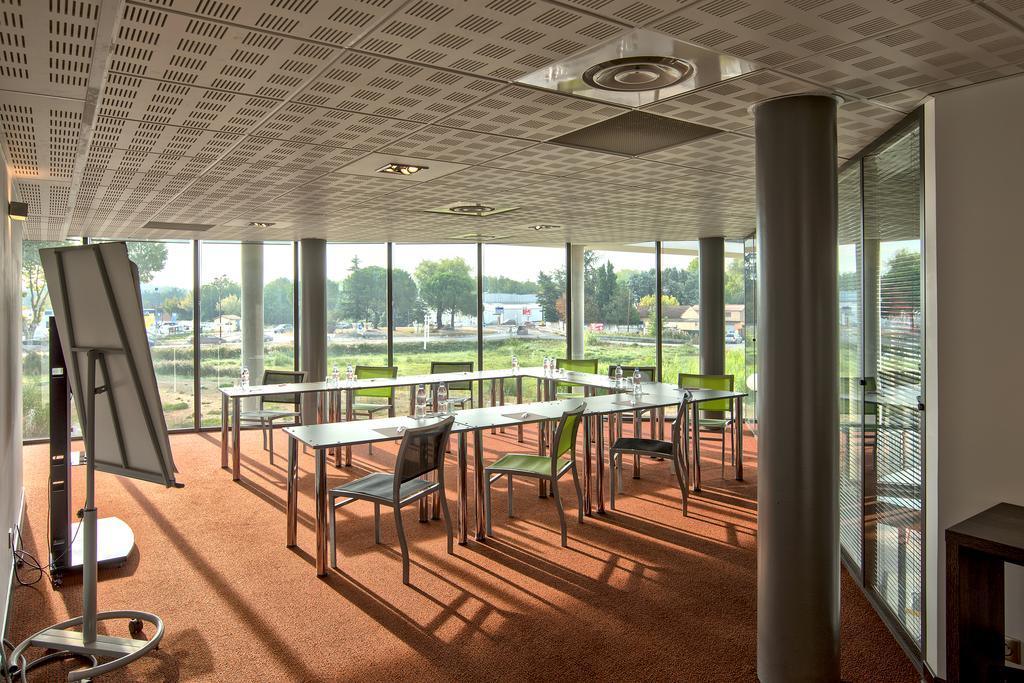 Ibis Styles Pertuis Portes Du Luberon Экстерьер фото